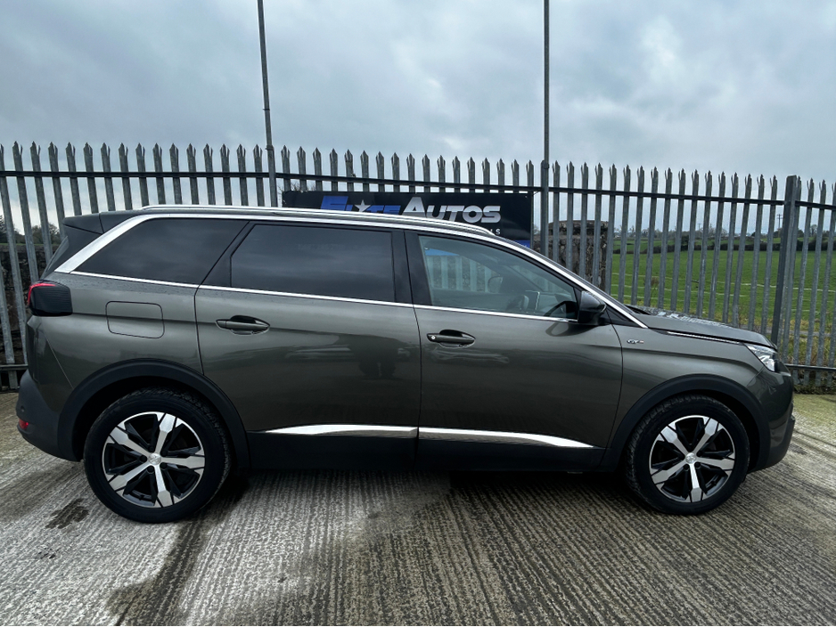 2020 Peugeot 5008 - image 7