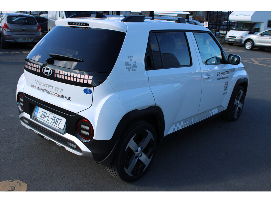 2025 Hyundai Inster - image 5