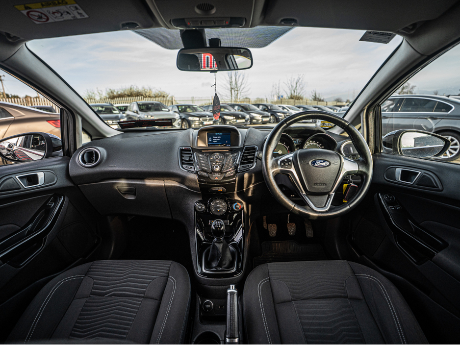 2017 Ford Fiesta - image 7