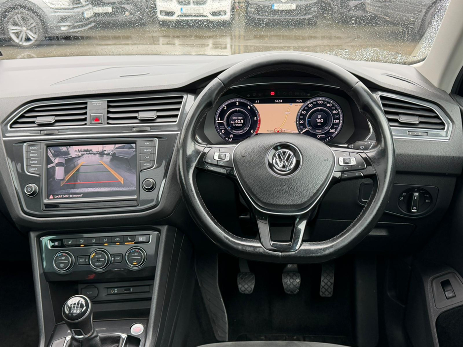 2017 Volkswagen Tiguan - image 23
