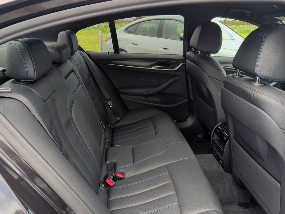 2021 BMW 5 Series - image 21