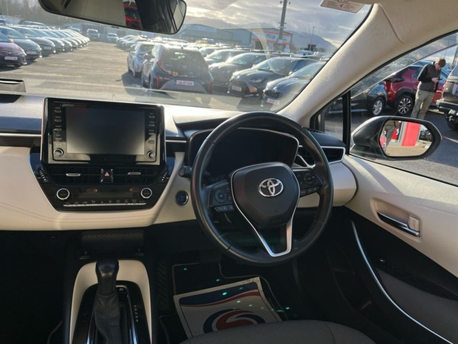 2021 Toyota Corolla - image 9