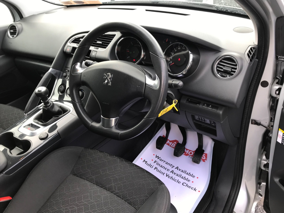 2016 Peugeot 3008 - image 14