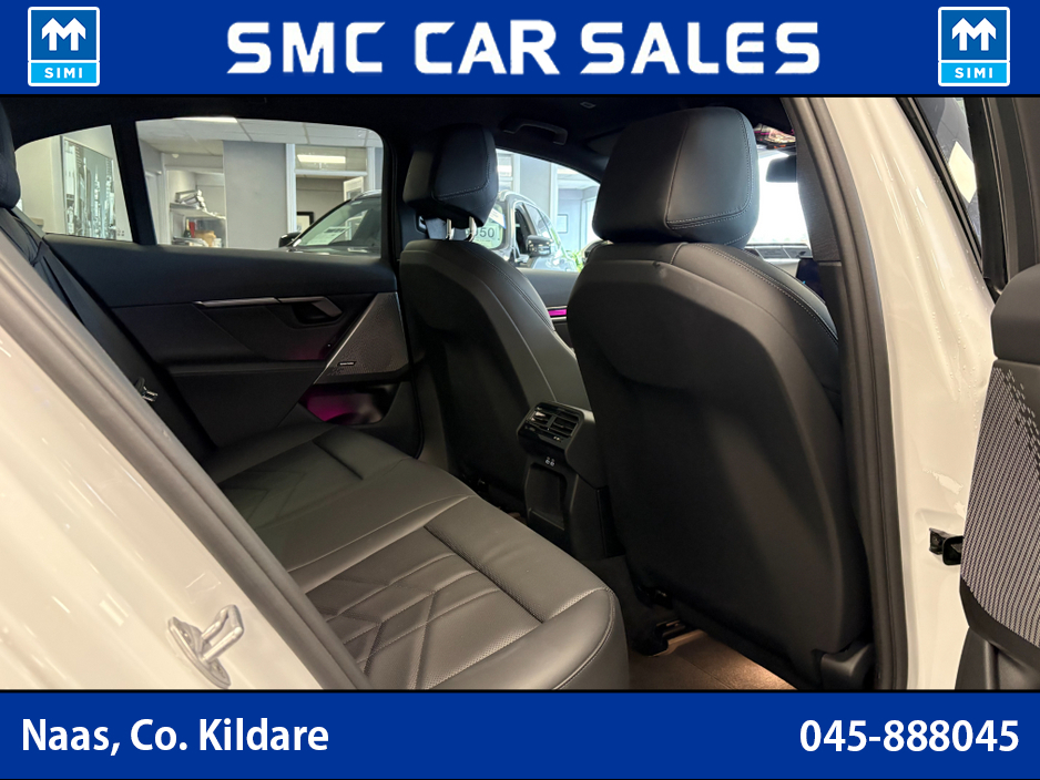 2025 BMW 5 Series - image 12