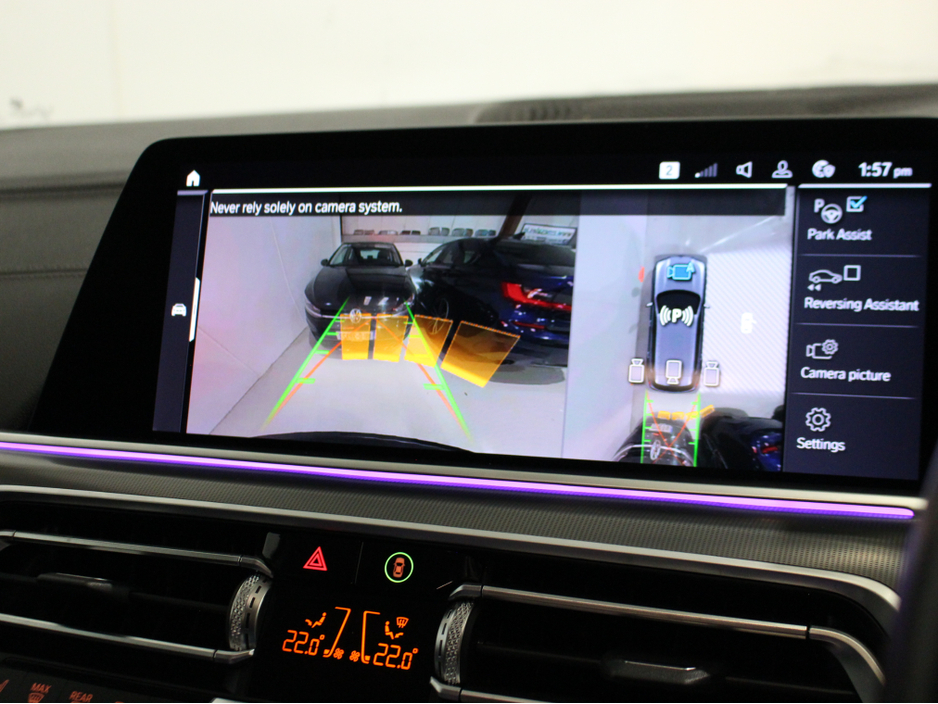 2020 BMW X5 - image 25