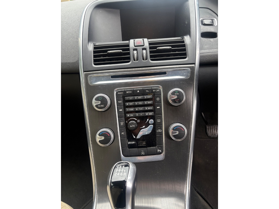 2014 Volvo XC60 - image 15