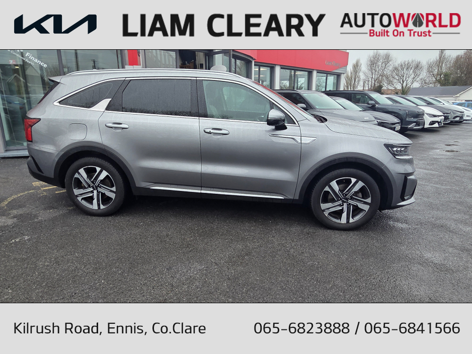 2023 Kia Sorento - image 2