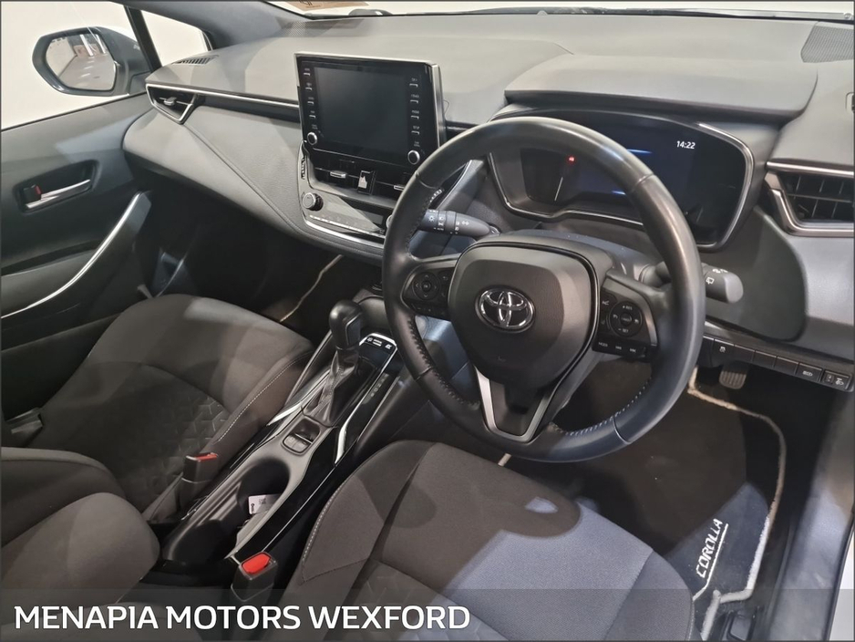 2023 Toyota Corolla - image 6