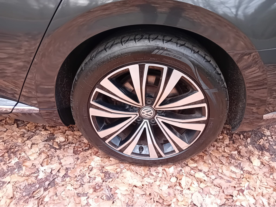 2017 Volkswagen Arteon - image 33