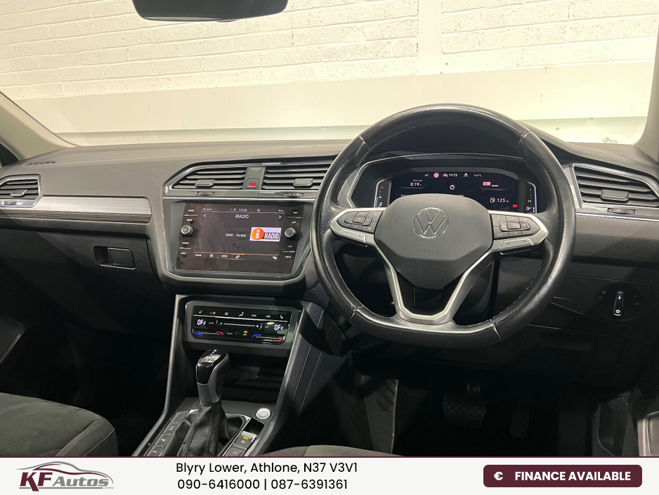 2022 Volkswagen Tiguan - image 27