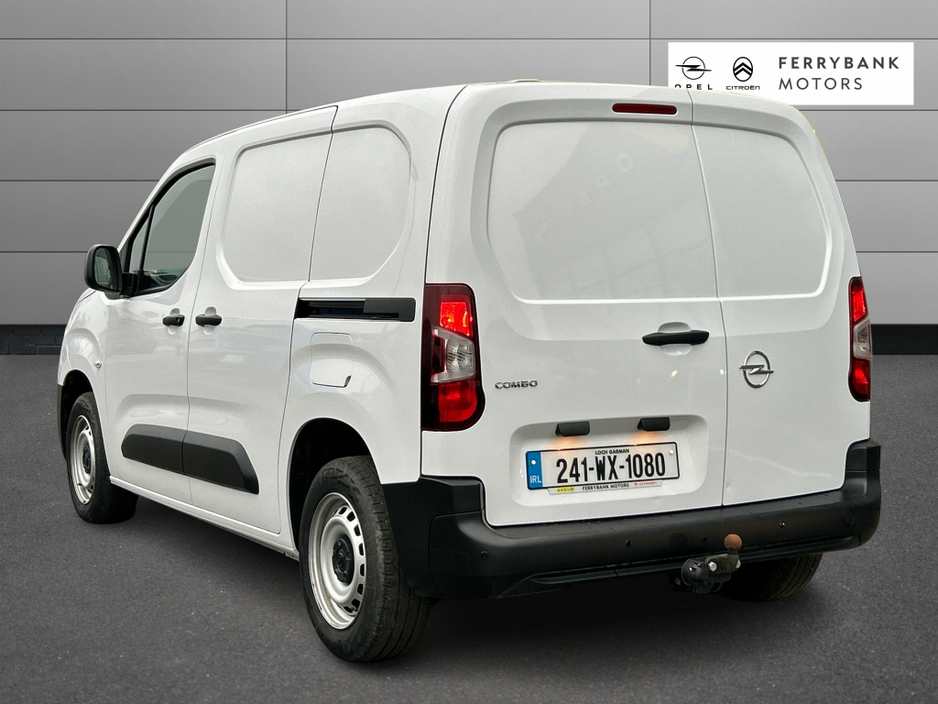 2024 Opel Combo KOMF L1H1-1.5 100PS D 3DR €17,950