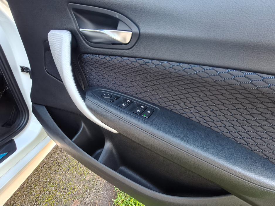 2015 BMW 1 Series 118i M Sport//Low kms €14,950