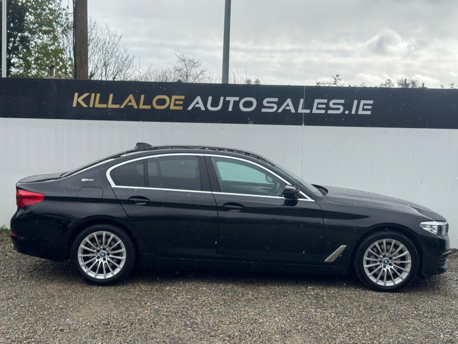 2019 BMW 5 Series - image 8