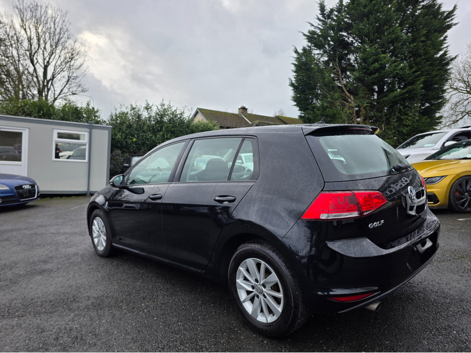 2016 Volkswagen Golf - image 9