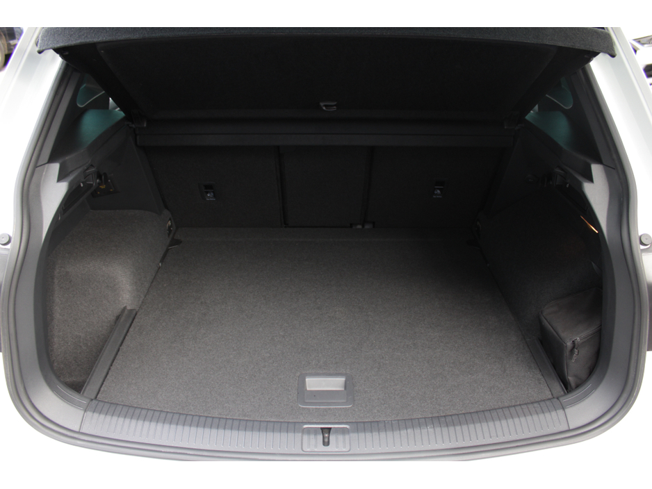 2018 Volkswagen Tiguan - image 25