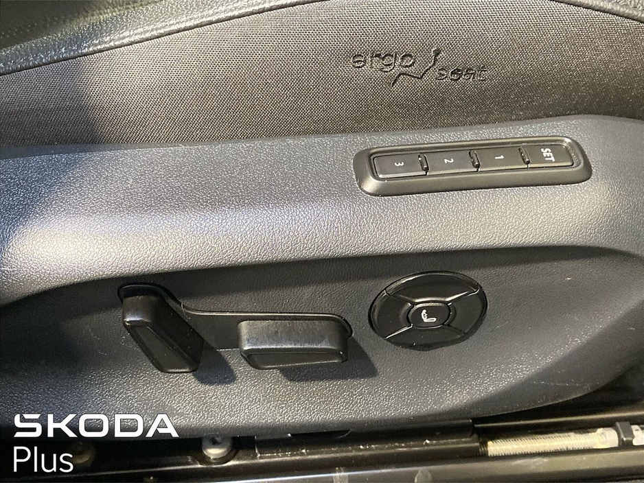 2025 Skoda Superb - image 20