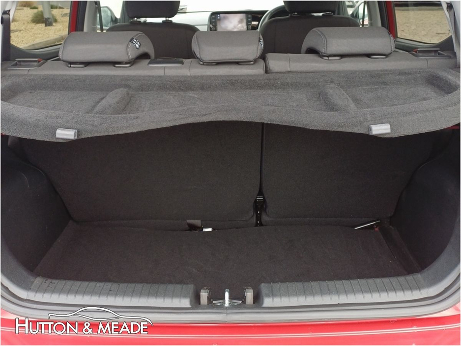 2024 Hyundai i10 - image 16