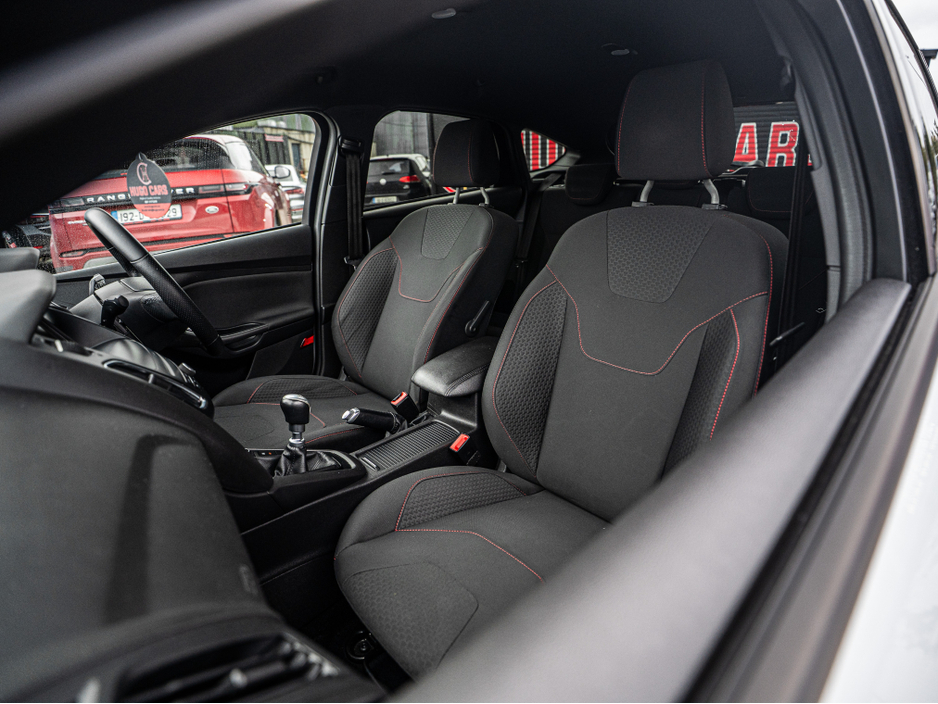 2017 Ford Focus 172 Focus 1.0 ST-Line/High spec/Low mls/1yr warran €12,888