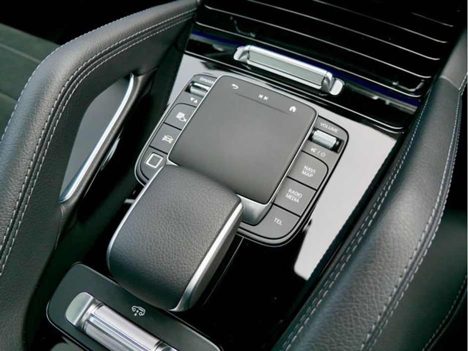 2025 Mercedes-Benz GLE Class - image 21