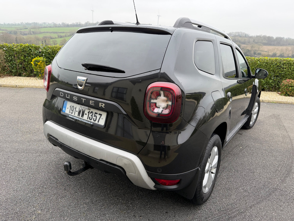 2019 Dacia Duster - image 3