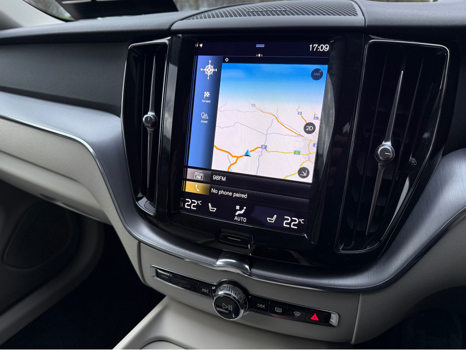 2021 Volvo XC60 2.0D MOMENTUM 5DR AUTO €38,950