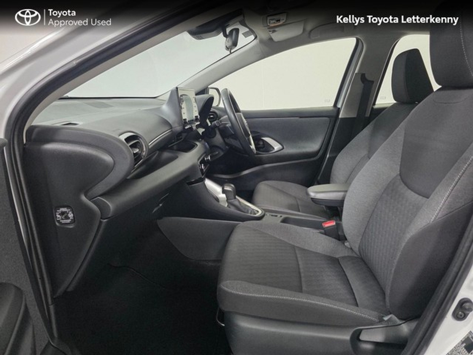 2022 Toyota Yaris YARIS HYBRID LUNA #65 €20,995