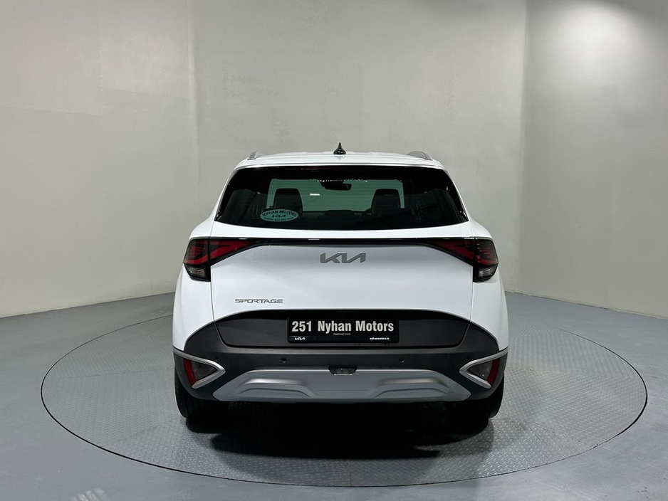 2025 Kia Sportage - image 6