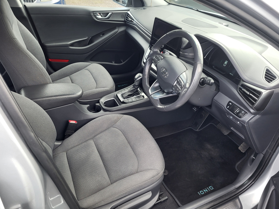 2020 Hyundai Ioniq - image 12