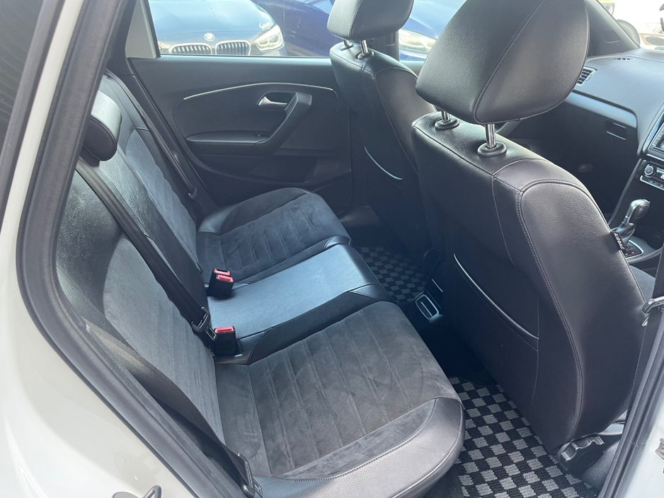 2017 Volkswagen Polo - image 7
