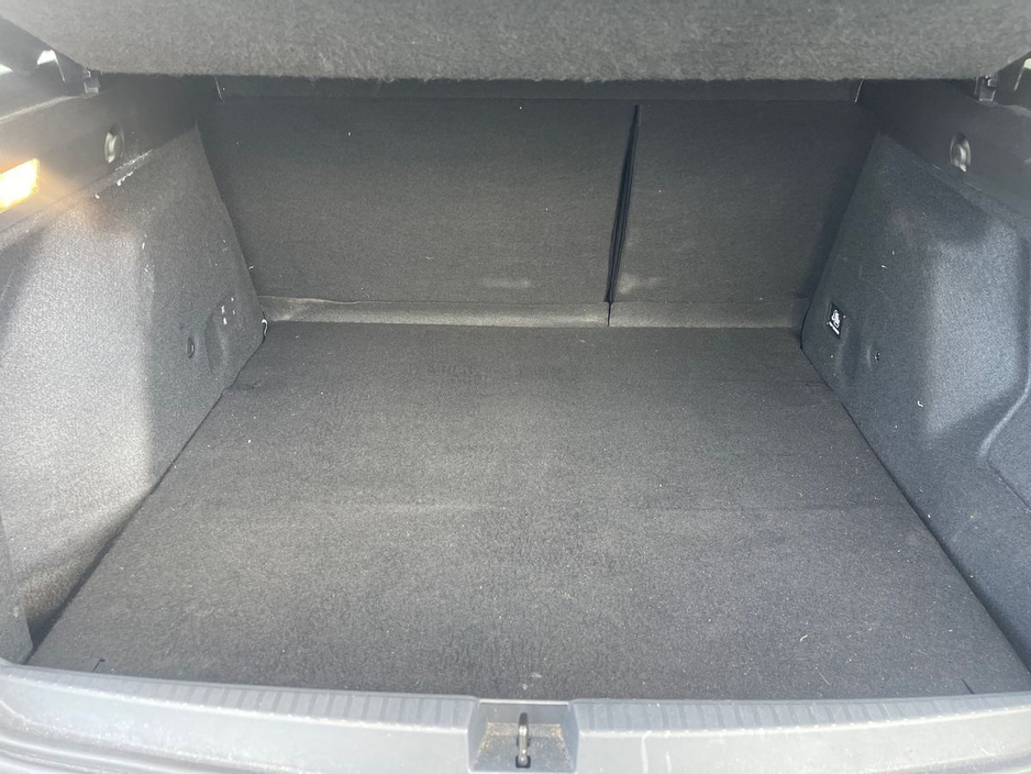 2022 Dacia Duster - image 12