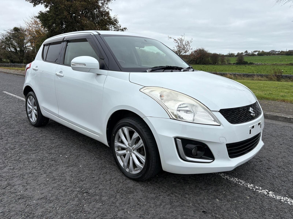 2014 Suzuki Swift - image 2