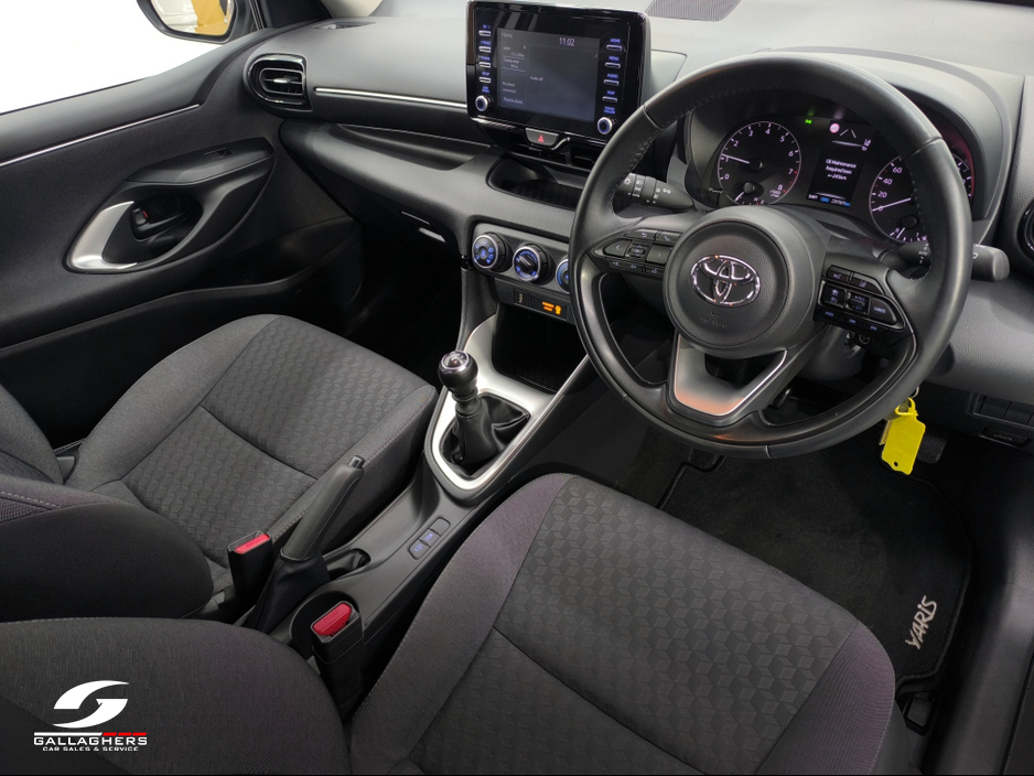 2024 Toyota Yaris (241) LUNA 1.5 PETROL IRISH CAR 1 OWNER €22,495