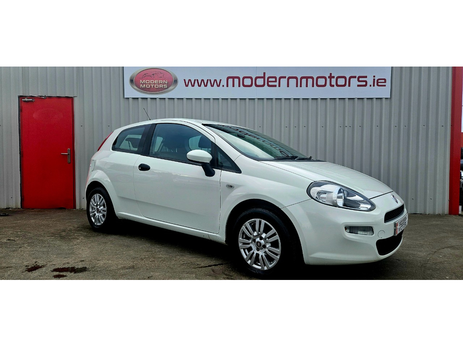 2015 Fiat Punto - image 3