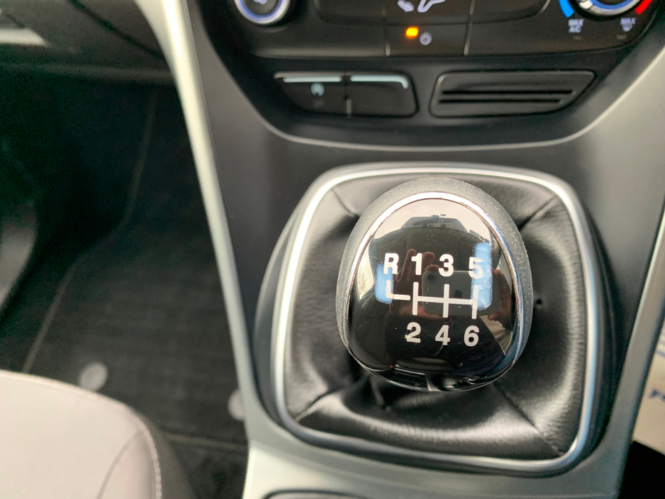 2018 Ford Kuga - image 21