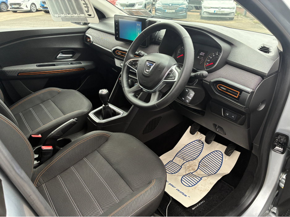 2022 Dacia Sandero - image 9
