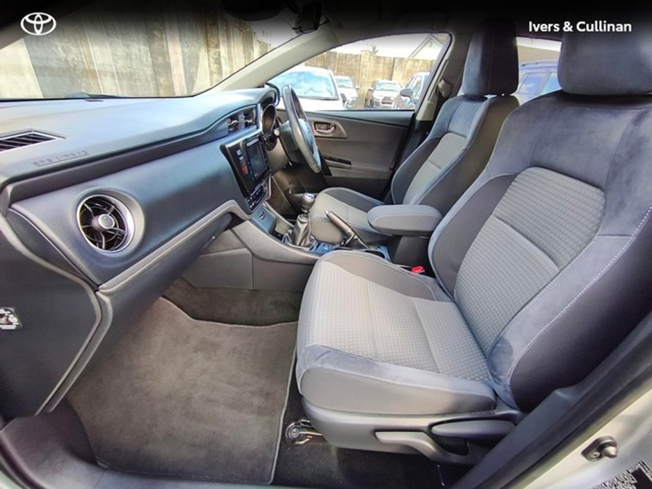 2018 Toyota Auris AURIS 1.2 D-4T LUNA SPORT €17,950
