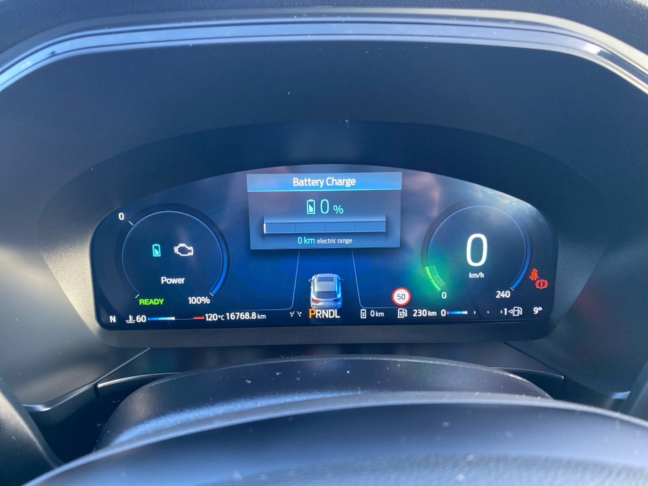 2025 Ford Kuga - image 10