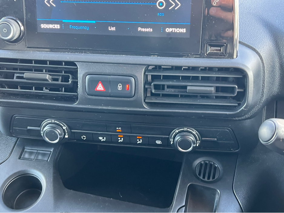 2020 Peugeot Partner PROF PLUS 1.5 BLUE HDI 100 3DR €8,900