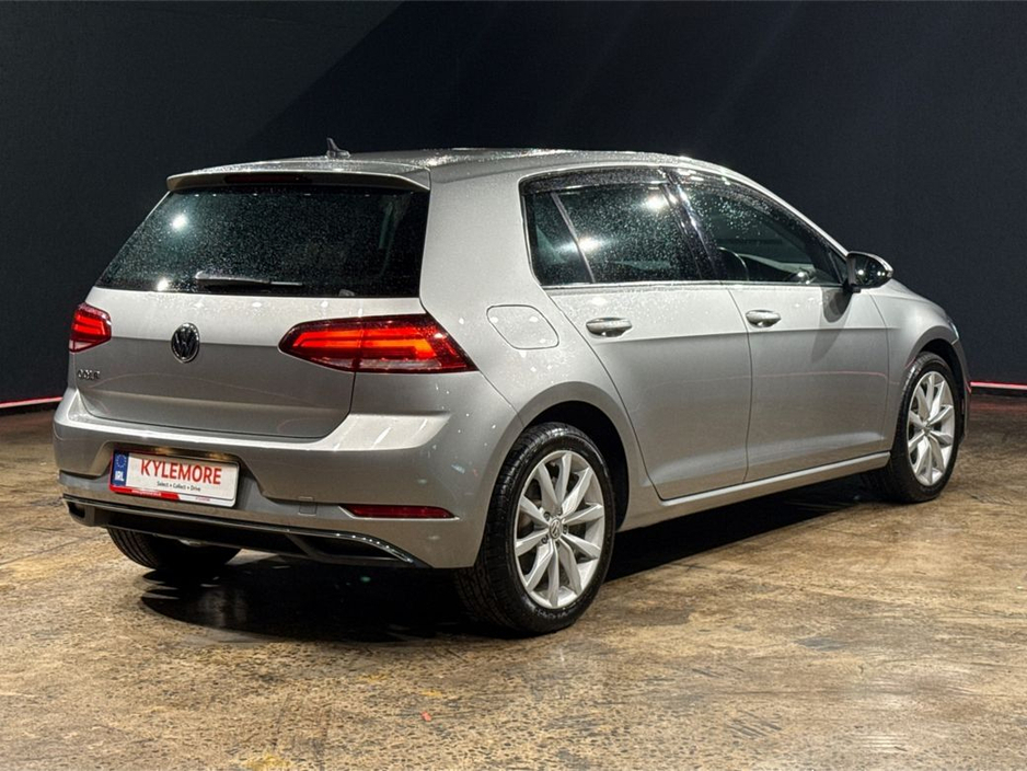 2018 Volkswagen Golf - image 3