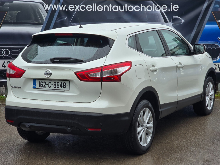2016 Nissan Qashqai - image 3