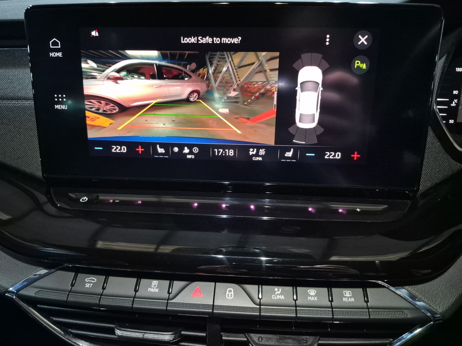 2024 Skoda Octavia - image 12