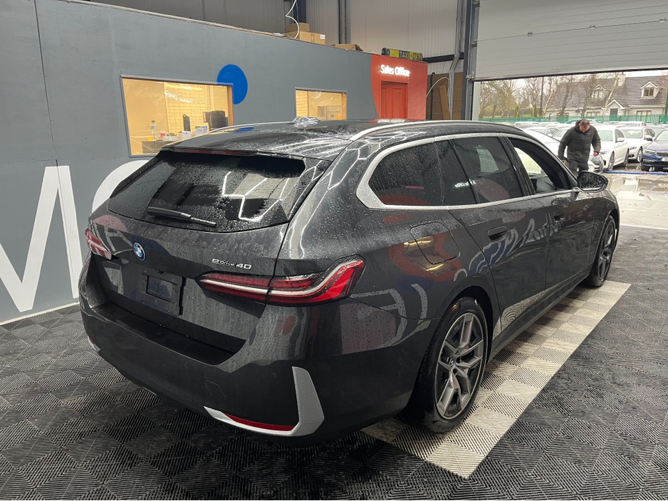 2024 BMW i5 2024 BMW I5 EDRIVE40 TOURING EXCELLENCE ELECTRIC AUTOMATIC / CRUISE CONTROL / 360° CAMERA / ELECTRIC MEMORY & HEATED SEATS / APPLE CARPLAY / PANORAMIC SUNROOF / PADDLE SHIFTERS / AMBIENT LIGHT