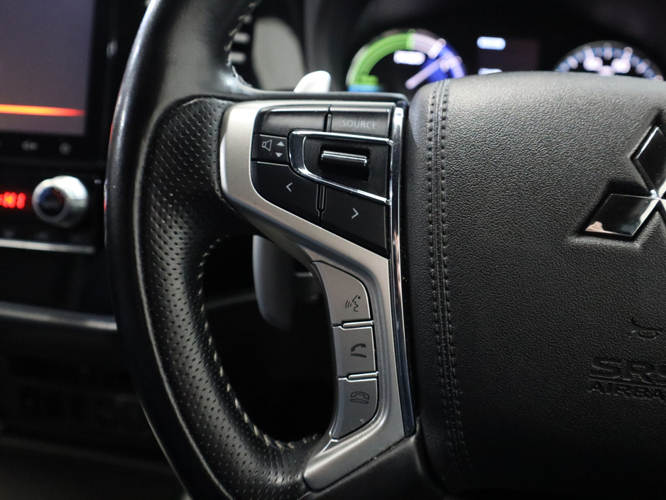 2021 Mitsubishi Outlander - image 12