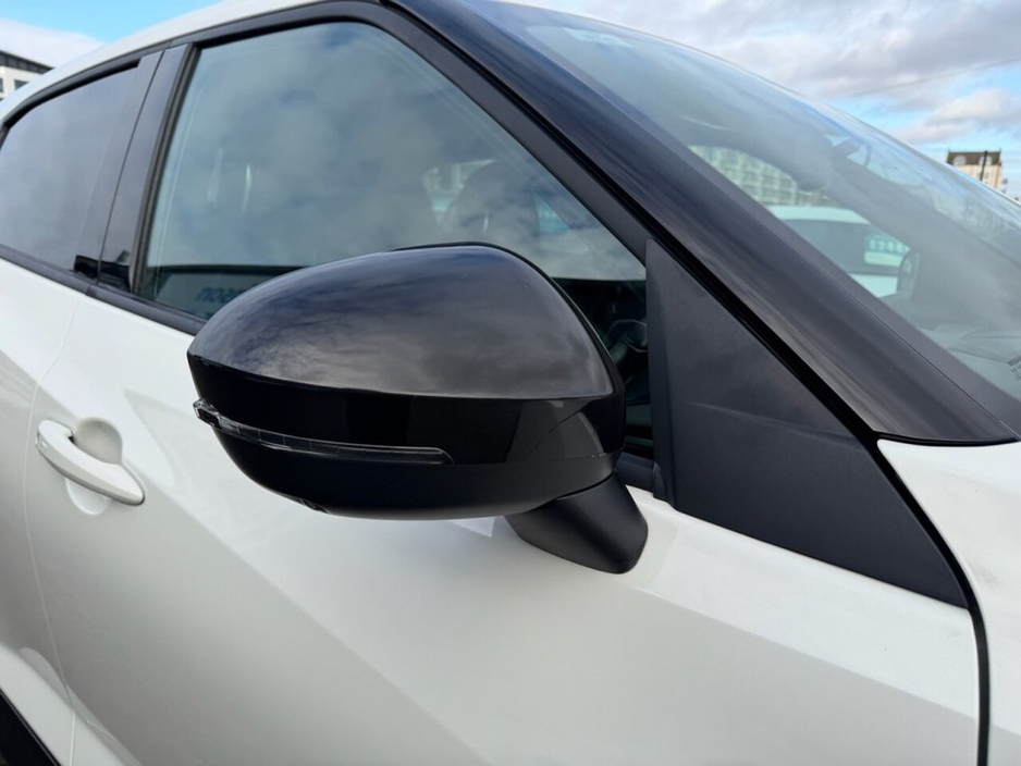 2021 Nissan Juke - image 37