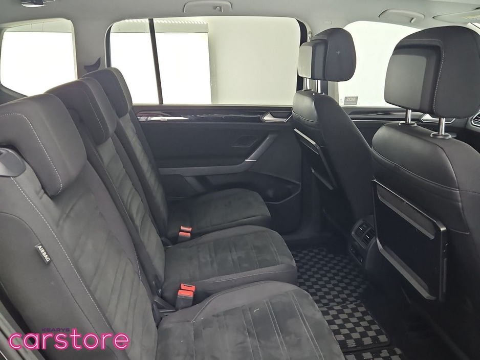 2016 Volkswagen Touran - image 10