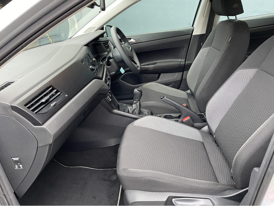 2022 Volkswagen Polo 1.0 MPI 5SPEED 80HP 5DR LOW KMS! AS NEW! €18,995