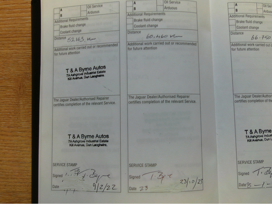 2014 Jaguar XF - image 31