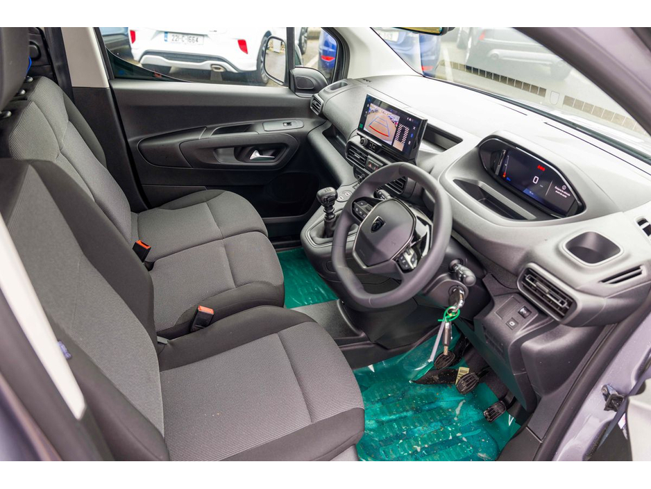2026 Peugeot Partner - image 16