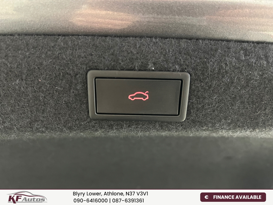 2023 Skoda Octavia - image 11