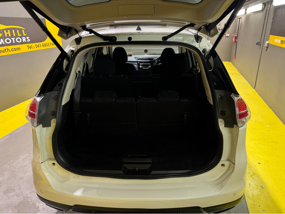 2017 Nissan X-Trail - image 13